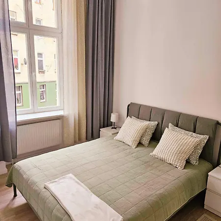 Ferienwohnung Justinrent 2 Legnica Exterior foto